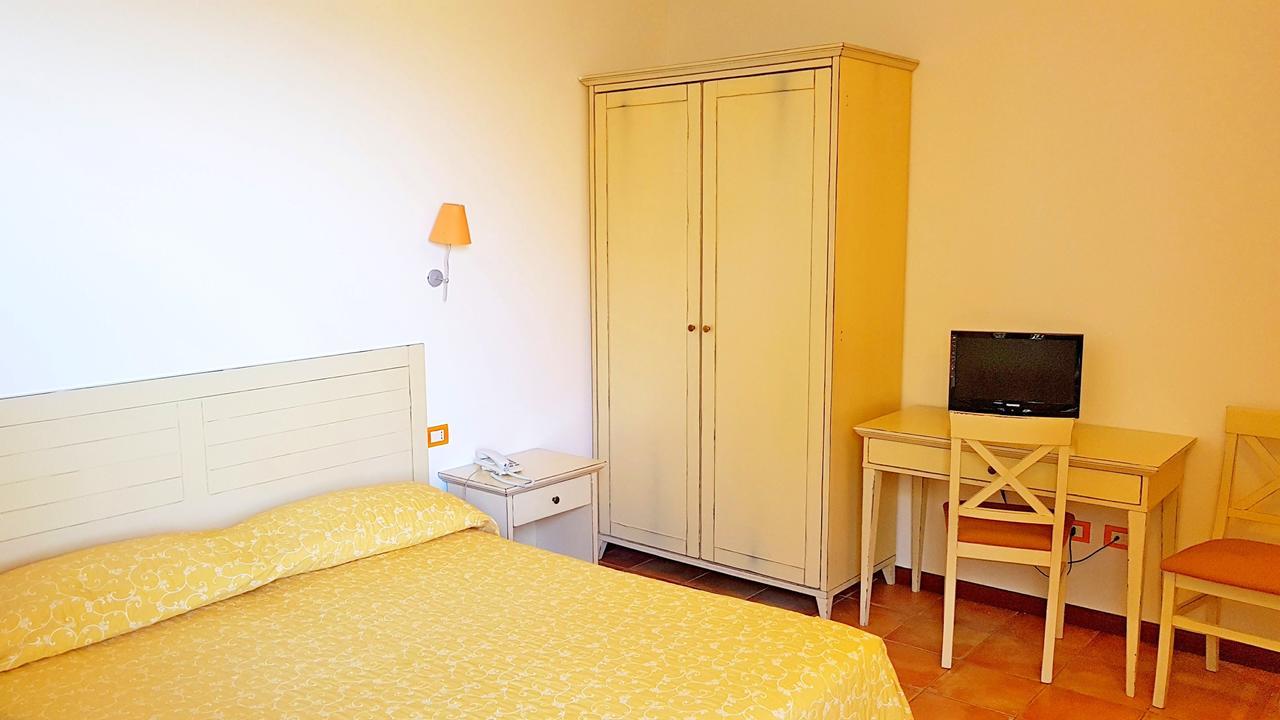 Hotel Villa Tramonto Direttamente Sul Mare سان فينتْشينسو المظهر الخارجي الصورة