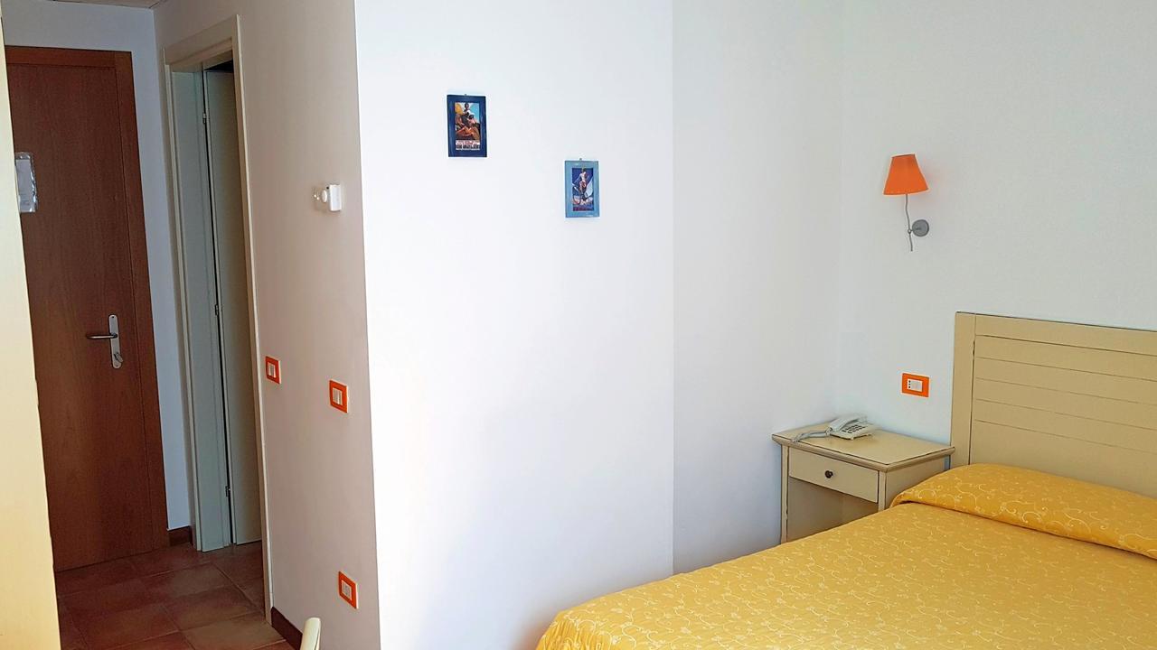 Hotel Villa Tramonto Direttamente Sul Mare سان فينتْشينسو المظهر الخارجي الصورة