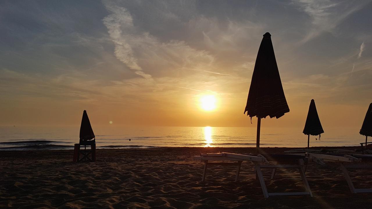 Hotel Villa Tramonto Direttamente Sul Mare سان فينتْشينسو المظهر الخارجي الصورة